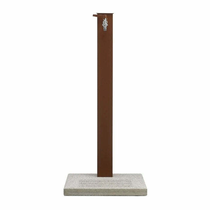 Fontana da giardino color ruggine con base in cemento Belfer 42/QBM.2